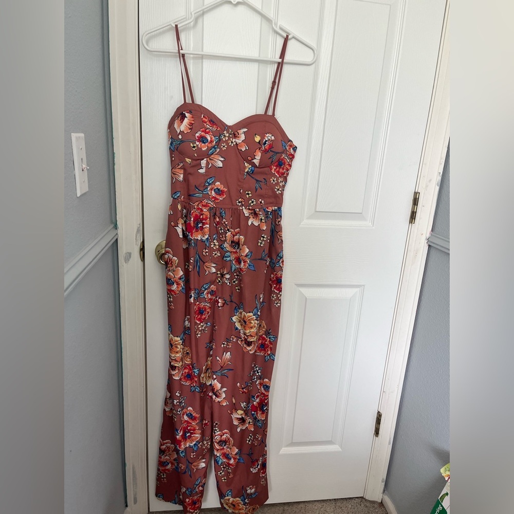 Floral jumpsuit with built in support and bra super cute for summer 1 piece set